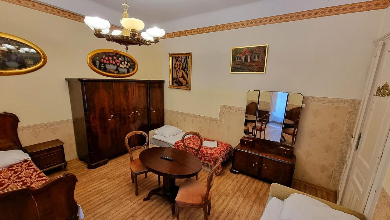 Vavelsky Apartments - Old Town Kraków Exteriör bild
