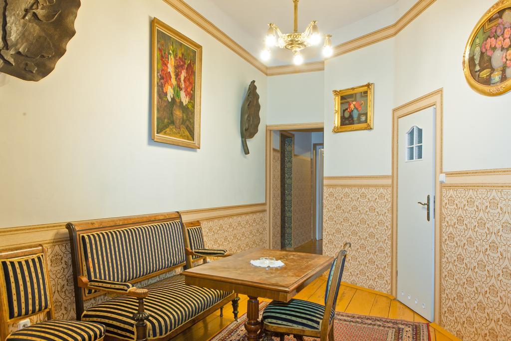 Vavelsky Apartments - Old Town Kraków Exteriör bild